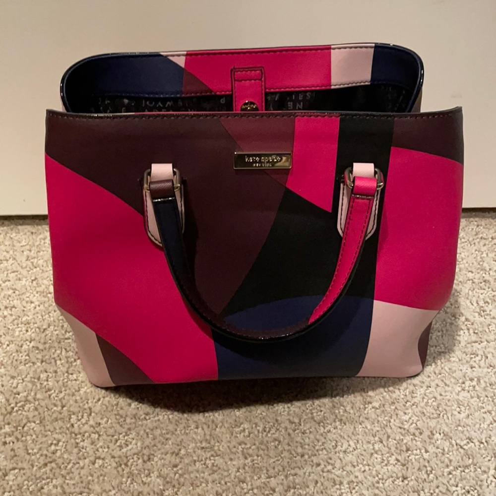 Kate spade purse. Can be worn cross body